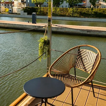 بوتيل Romantique Sur L'eau - Sauna, Rooftop, Bain Talange