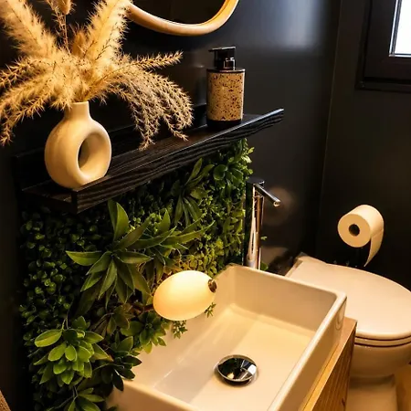 Romantique Sur L'eau - Sauna, Rooftop, Bain بوتيل Talange