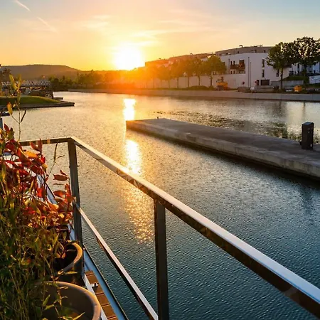 Romantique Sur L'eau - Sauna, Rooftop, Bain Talange